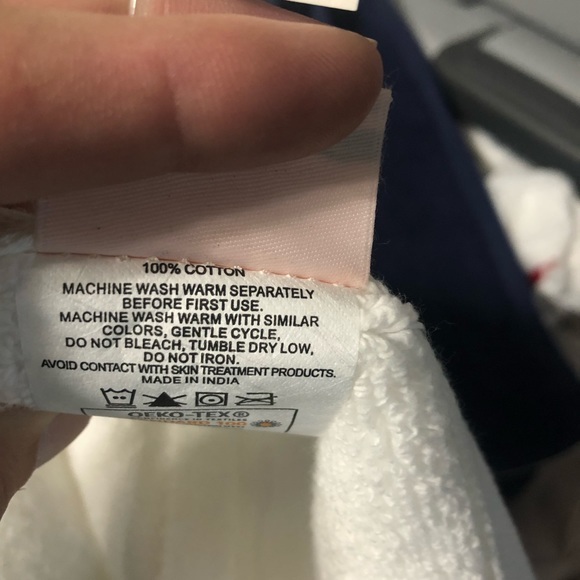 🛍🛍SOLD Kate spade ♠️ white towel bundle - Picture 4 of 4